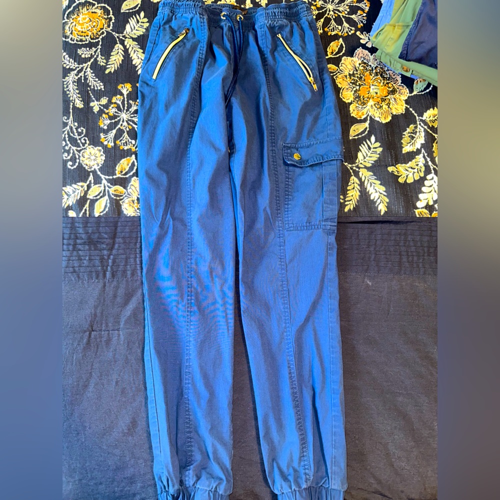 Jaanuu scrub set, top and joggers